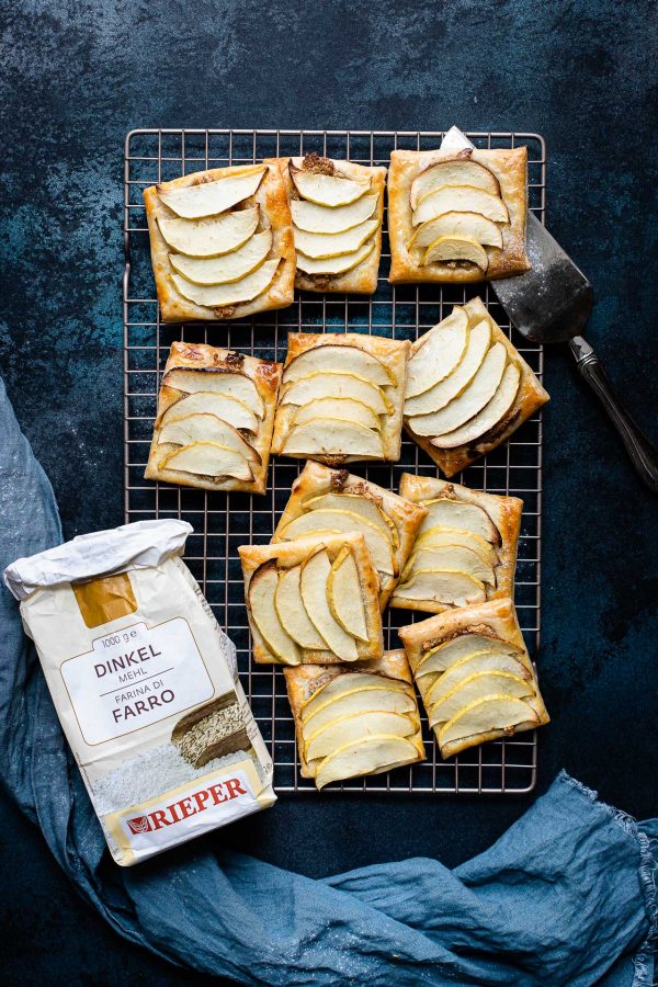 Sfogliatine al farro con mele e cannella